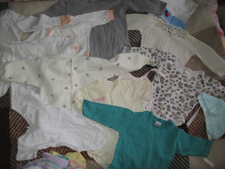 Отдам даром 3 пакета вещей б\у,передар,мы не пользовались.фото