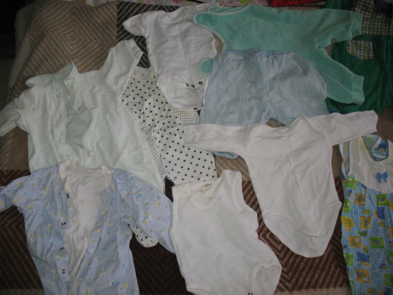 Отдам даром 3 пакета вещей б\у,передар,мы не пользовались.фото