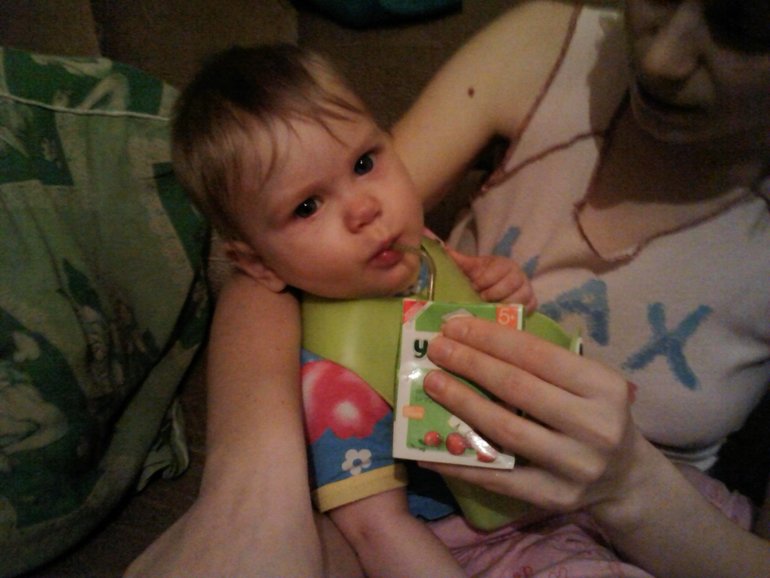 Пьем с помощью трубочки)))