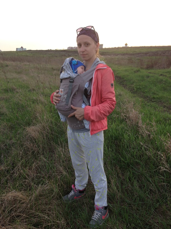 Отказывается от коляски