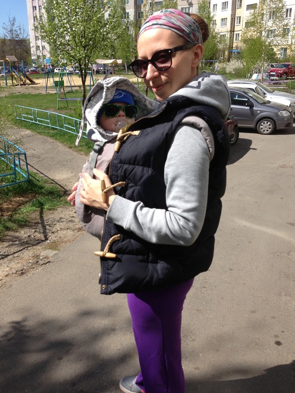 Отказывается от коляски