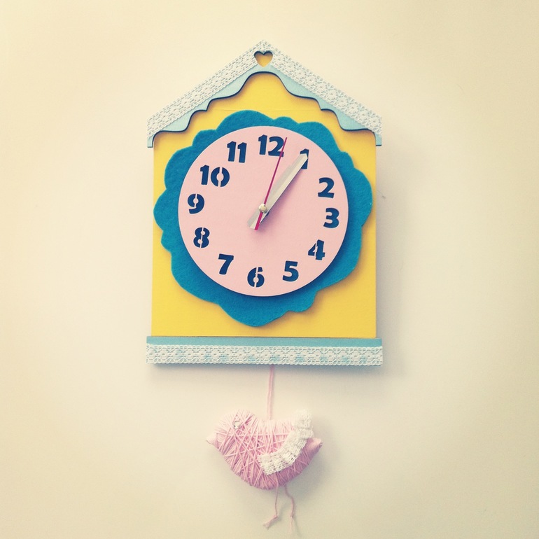 Часики для нашей солнечной детской..:)