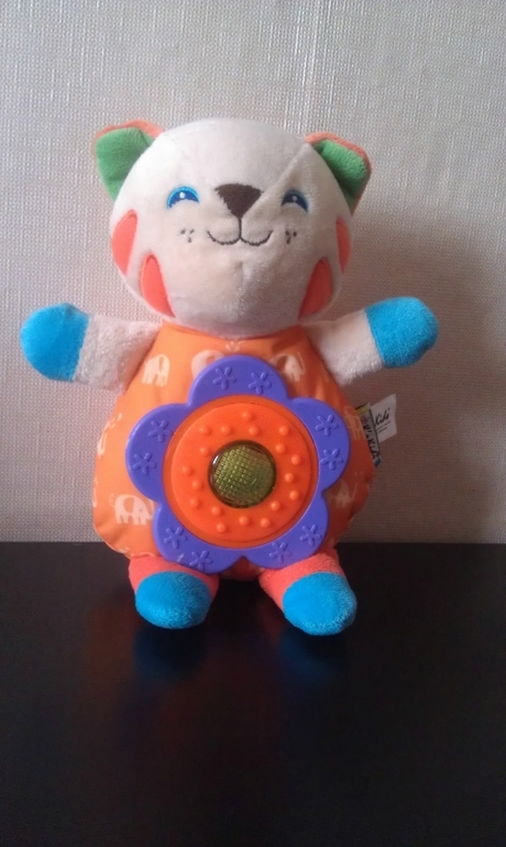 Много игрушек для малышей
