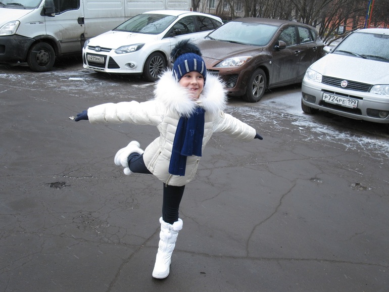 что-то мы все время в грязь выходим в белом?????