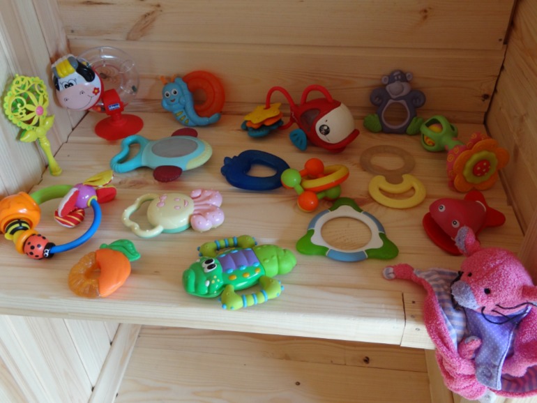 Много б/у игрушек