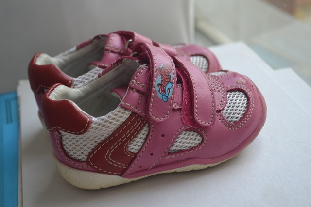 Обувь(сандалики, кроссовки, полуботинки, сапожки) от 18 - 23р-р. Дешево!!!