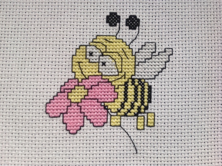 Влюбленный пчеленок от Luca-S