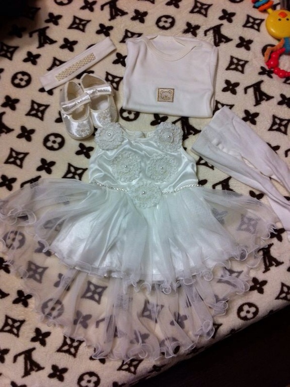 Первый выходной наряд принцессы)