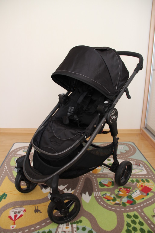 Почти новая Baby jogger city versa
