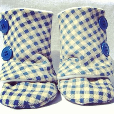 Сапожки на маленькие ножки))