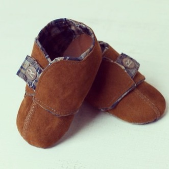 Сапожки на маленькие ножки))