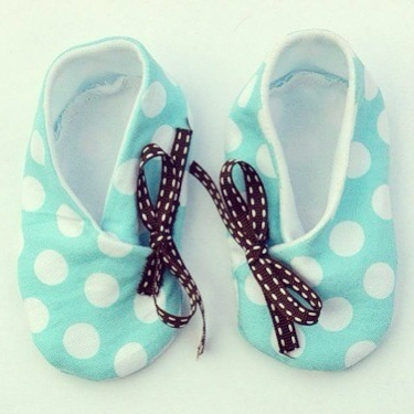 Сапожки на маленькие ножки))