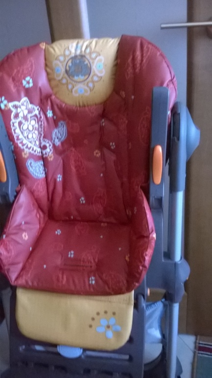 Продается стул Чикко в отличном состоянии.