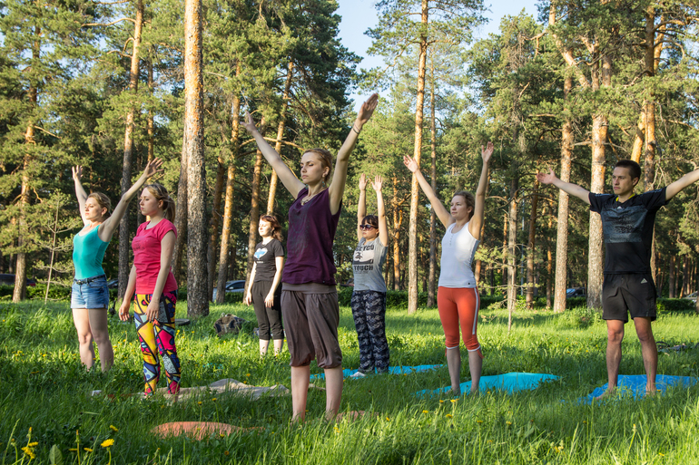 Йога в парке. Продолжение.