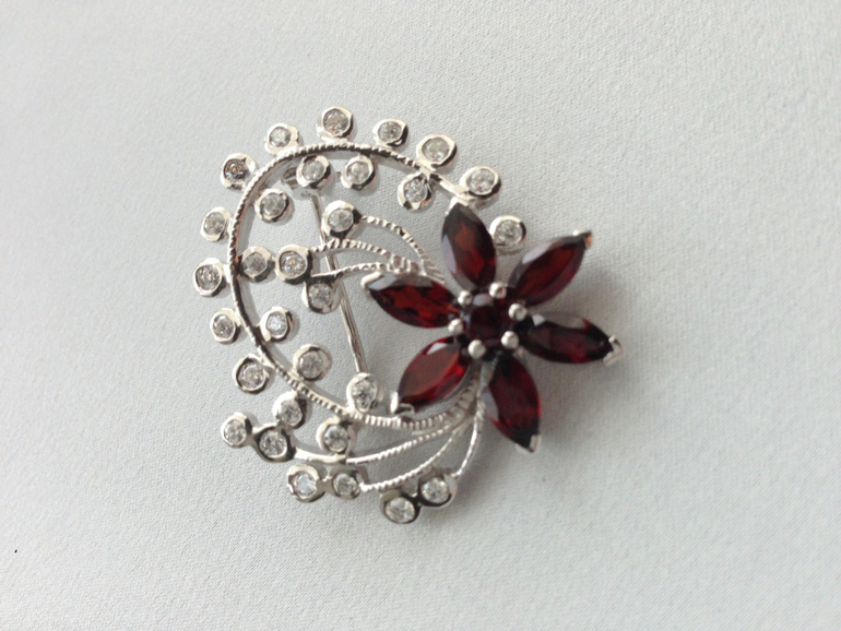 Украшения из серебра 925 пробы