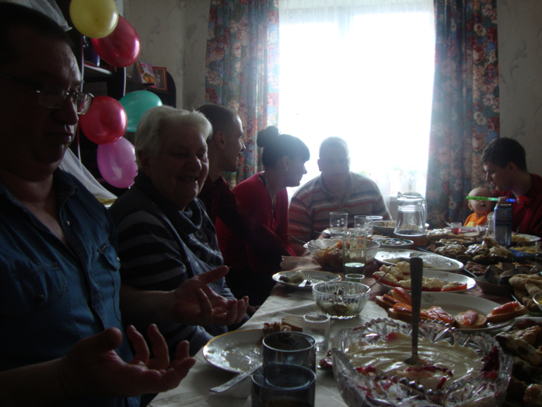 Вот и исполнился нам годик)))