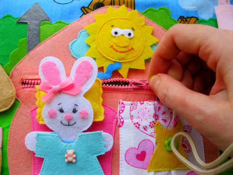 Развивающая книжечка.