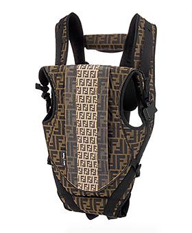 Кому нибудь нужен кенгуру Aprica Fendi? Мне увы он не пригодился(