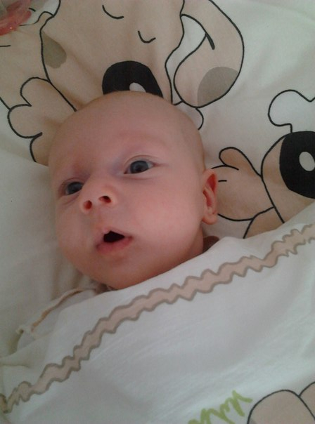 Дома холодно, хорошо что есть такое маленькое солнышко)