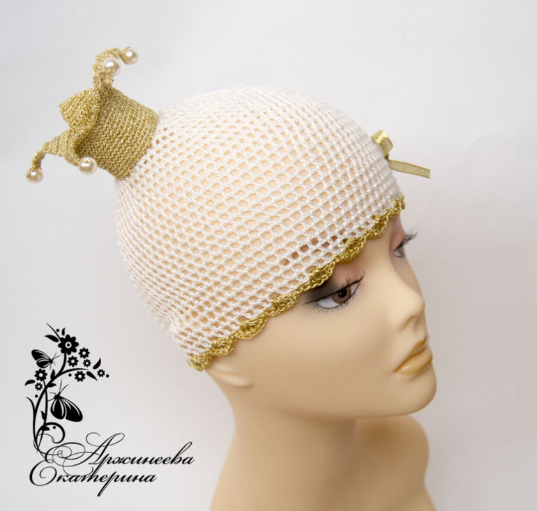 Шапочка с короной для Елены
