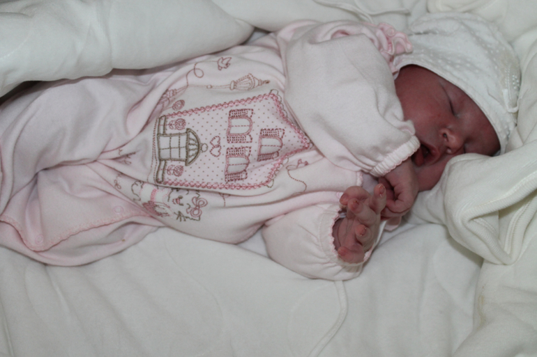 поход в поликлиннику 2 месяца и моя племянница ( Ангелина)