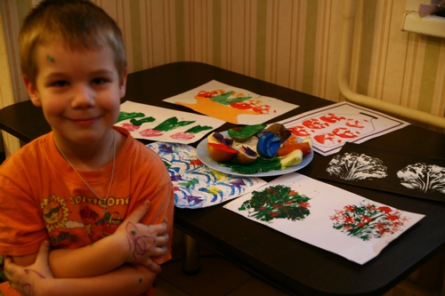 Занятие 1.Рисование штампами из овощей и фруктов.