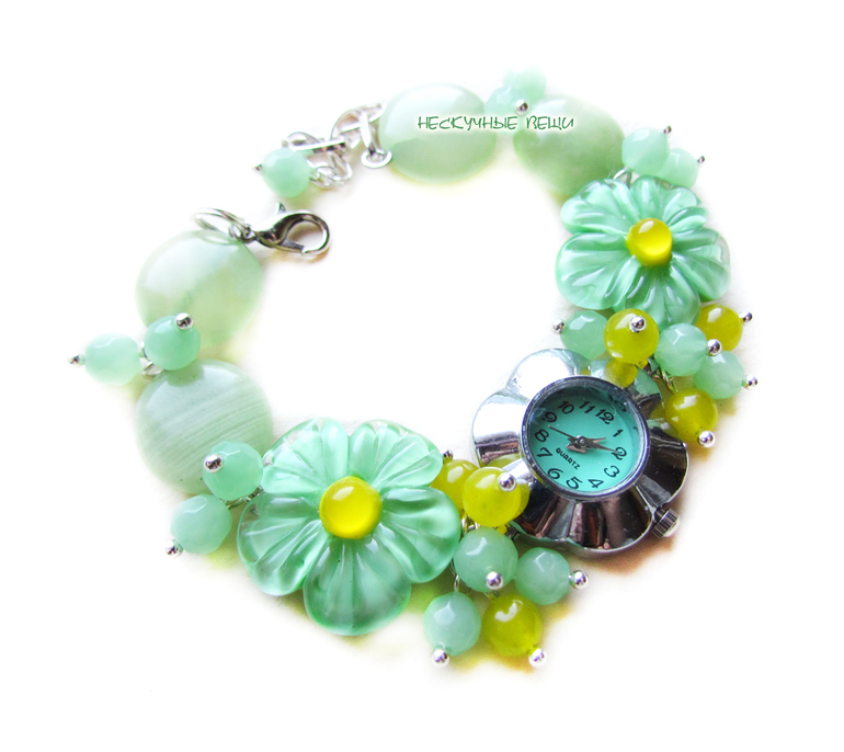"Зелёная лужайка" наручные часы с бусинами лэмпворк