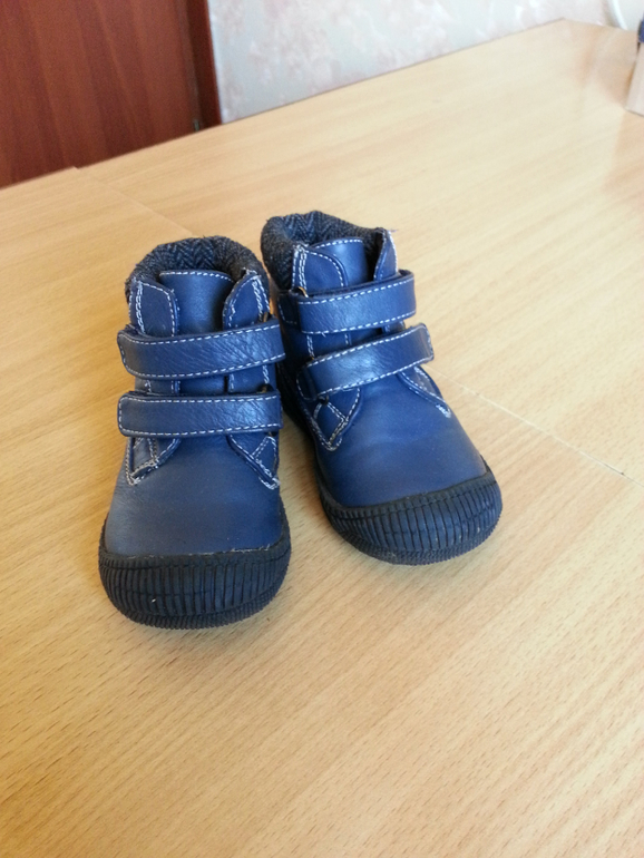 Ботиночки на мальчика! Размер 22! Цена 500р+доставка! В очень хорошем состоянии!