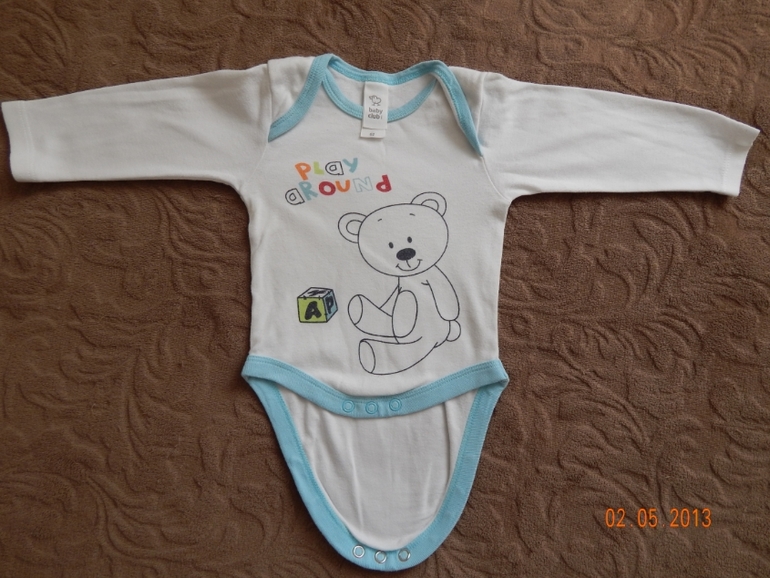 Продам одежду для мальчиков 0-6 месяцев.