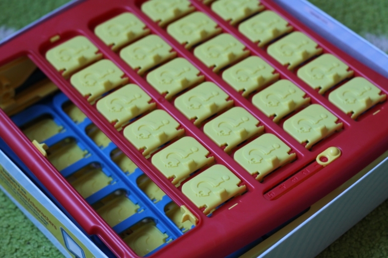 Настольная игра "Угадай кто?"