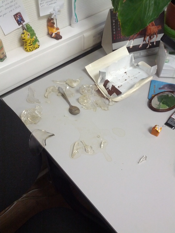 загадочное взрывание кружки