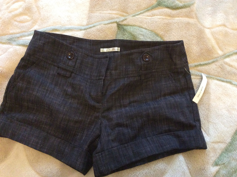 Продам по цене сп шорты новые, 450 р