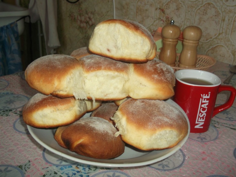 пекла булочки с начинкой!
