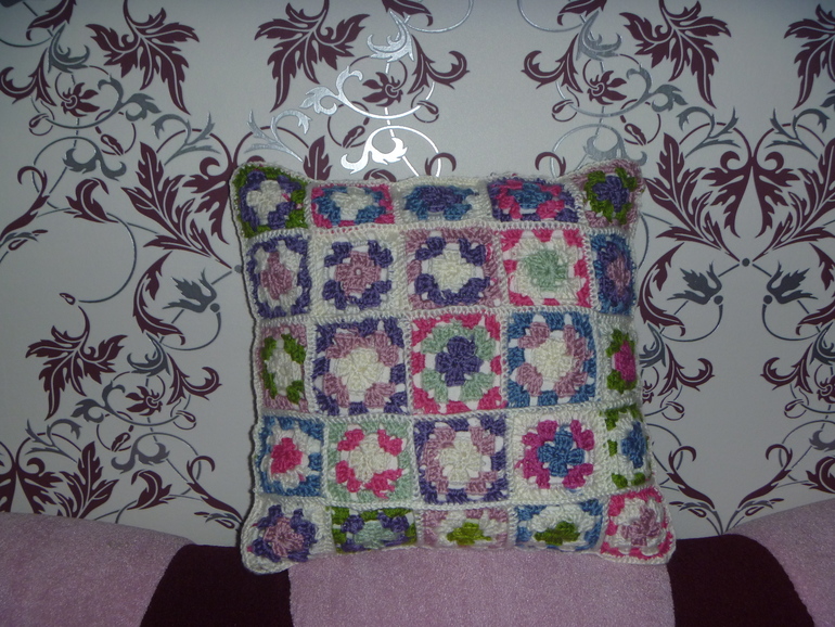 Весенняя подушечка