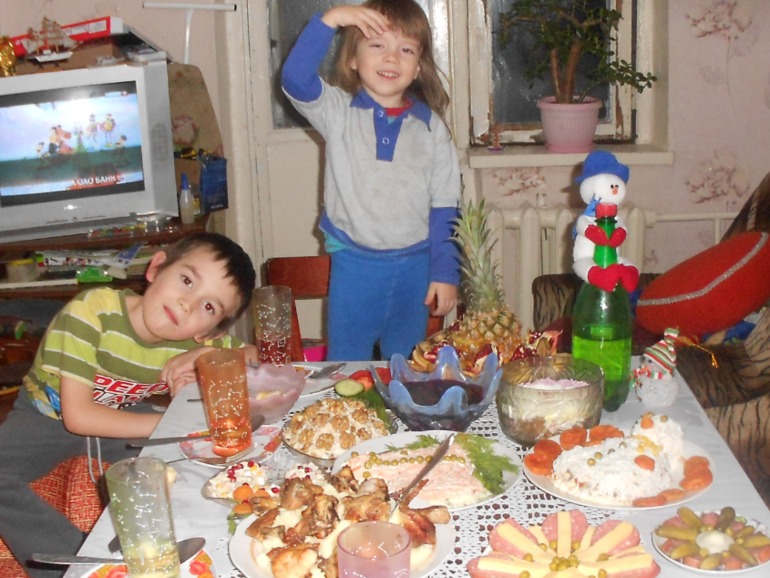 наш стол начала 2014 года