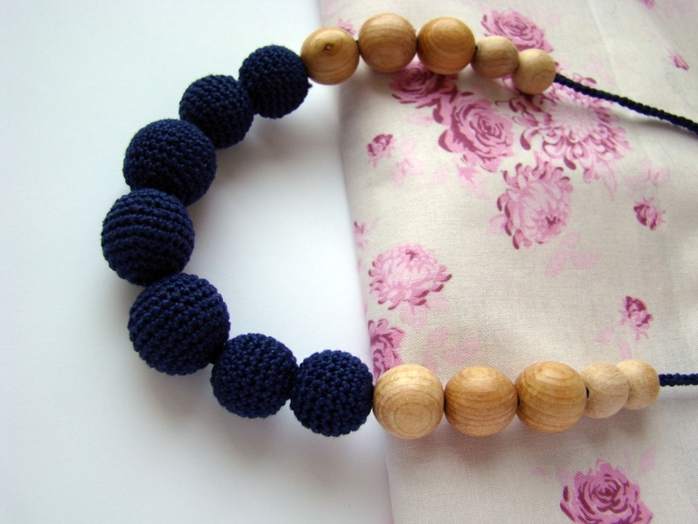 Наплела кучу бус)