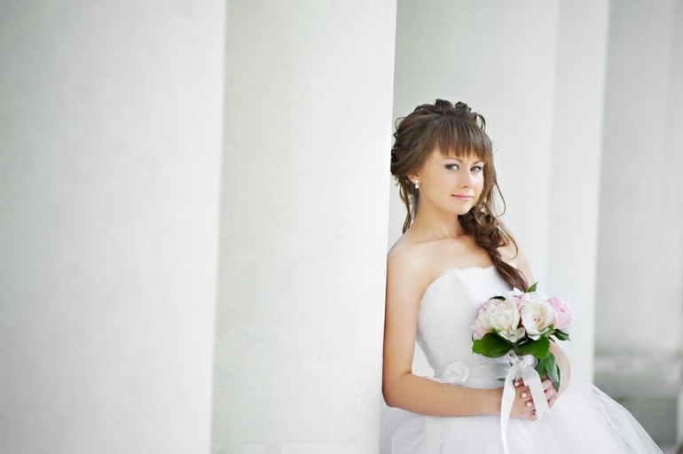 При заказе свадебной съёмке букет и макияж в подарок 20 тыс. руб. полный день )