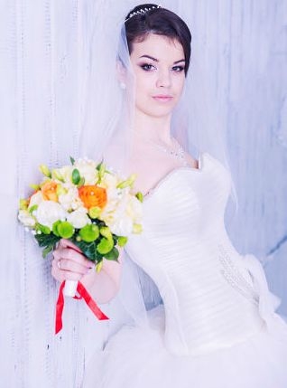 При заказе свадебной съёмке букет и макияж в подарок 20 тыс. руб. полный день )