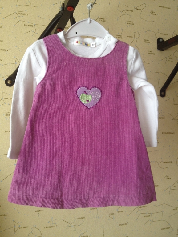 костюм тройка р.80 ц.500р