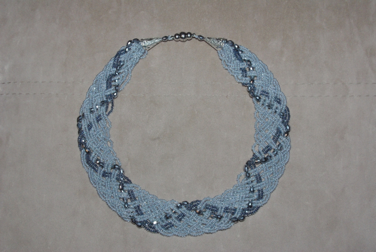 Украшения из бисера