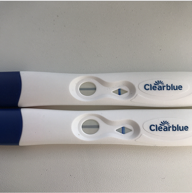 Клеар блю тест на беременность до задержки. Тест на беременность Clearblue. Тест клеар Блю отрицательный. Тест клеар Блю плюс. 11 ДПО клеар Блю отрицательный.