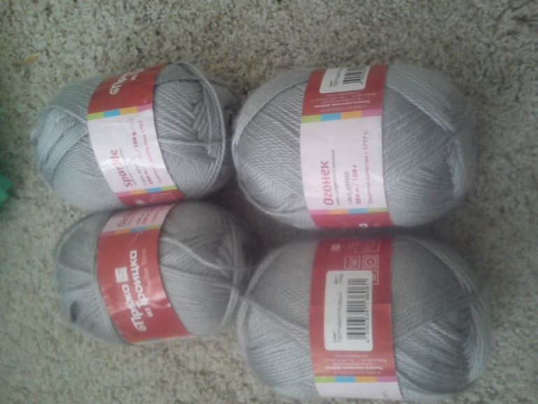 Хомка наводит порядок. Нужны идеи куда пустить пряжу)))