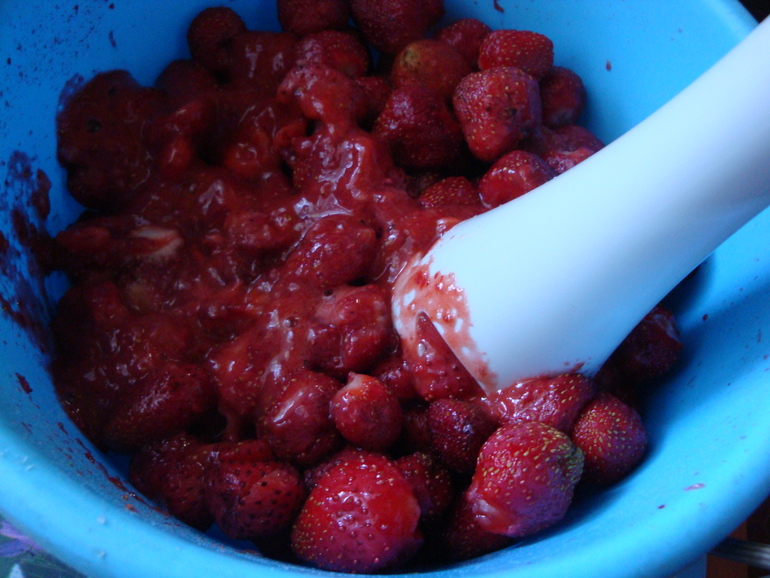 Клубничное масло