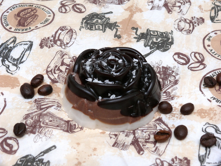 А я люблю делать аппетитные пирожные и кофейно -шоколадные!)