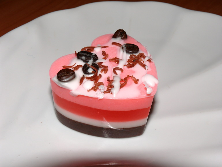 А я люблю делать аппетитные пирожные и кофейно -шоколадные!)