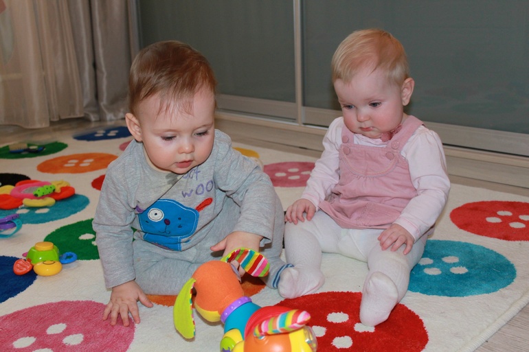 брат приехал!