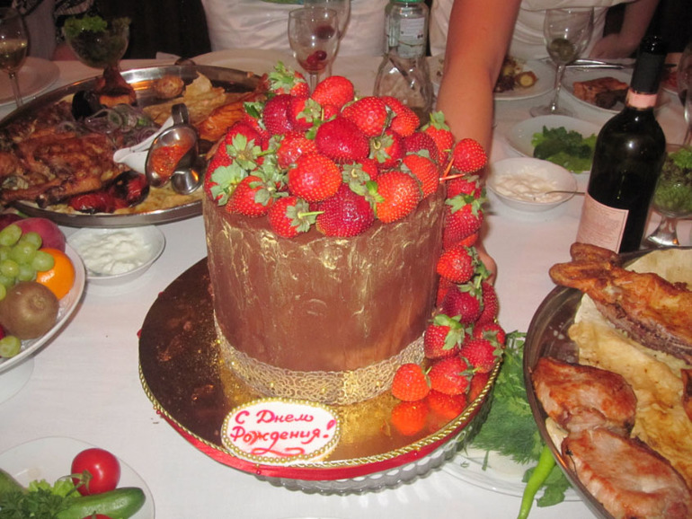 Клубника с золотом