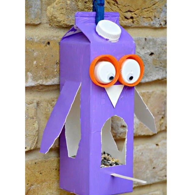 Кормушка из картона