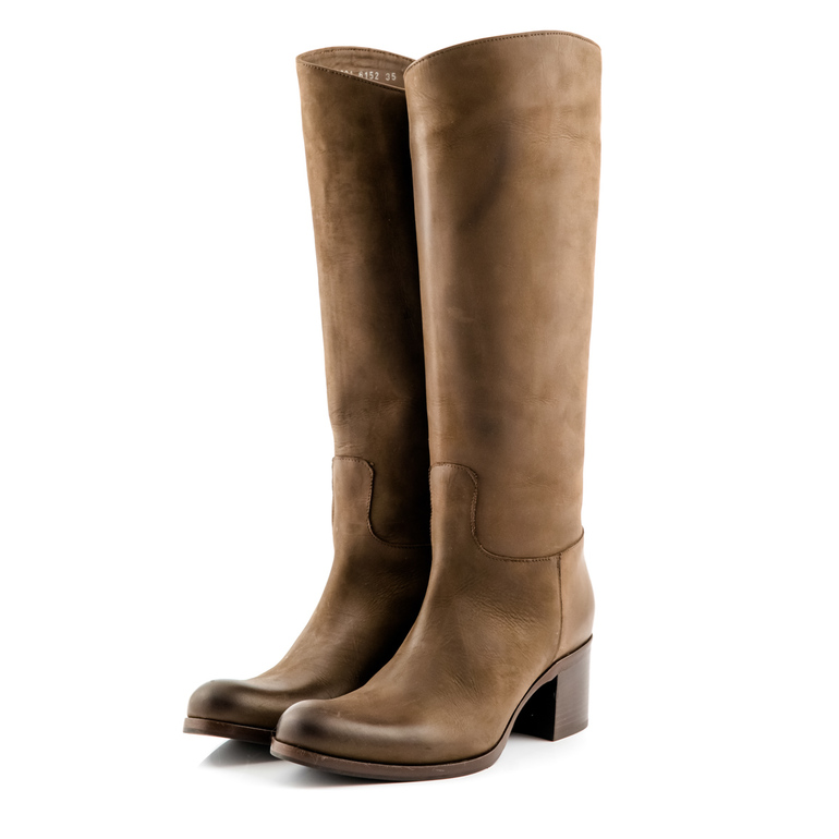 Сапоги VITORIO VIRGILI. Новые. Италия. р.38.5-39. Цена супер!!