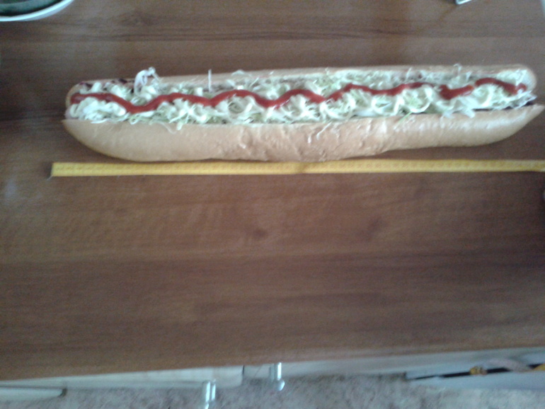 мой муж захотел хот-дог))))